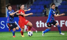 日本女足在比赛中表现抢眼，晋级决赛