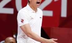 江苏男篮继续胜出，全队奋力向冠军迈进的简单介绍