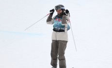 九游娱乐教练-瑞士女子滑雪选手登顶领奖台，夺冠