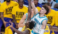 九游娱乐官网入口-湖人大胜黄蜂，豪取五连胜