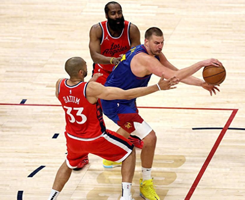 时机把握得当，球员关键时刻爆发进攻的简单介绍