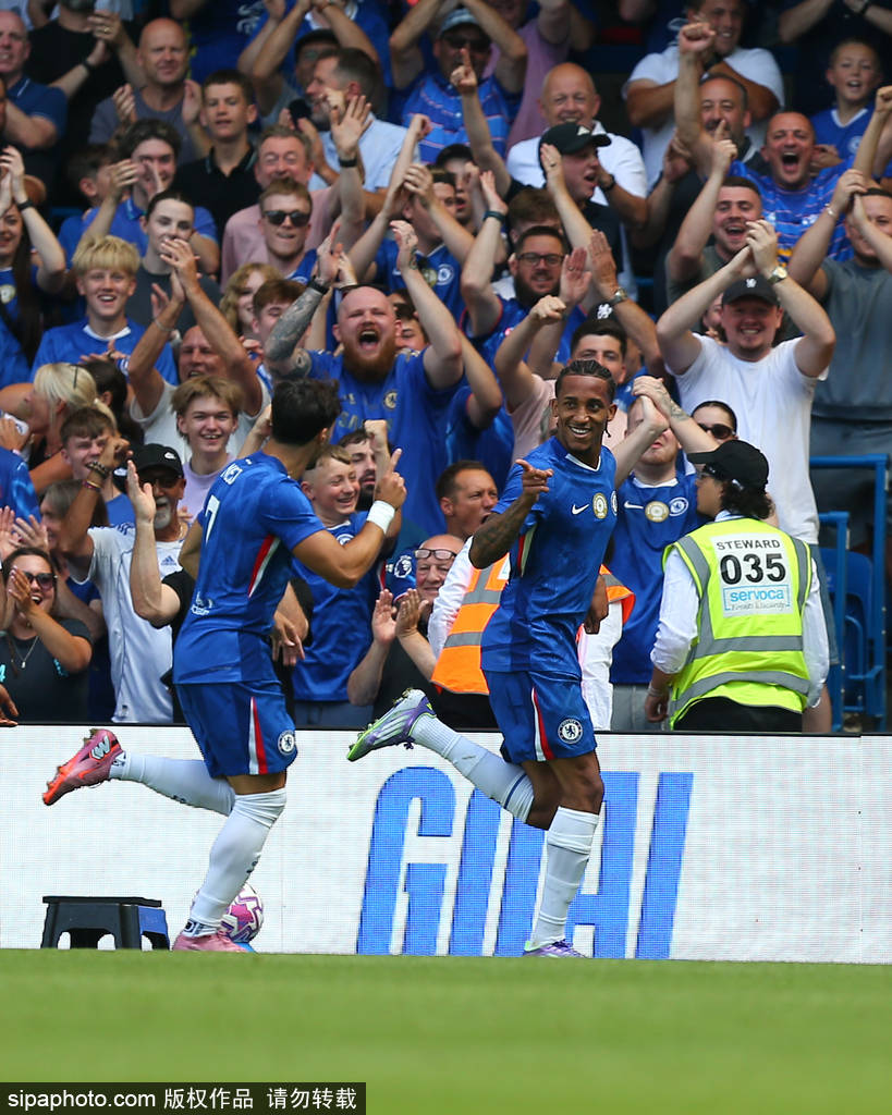 关于马德里德比中出现激烈身体对抗引发争议的信息