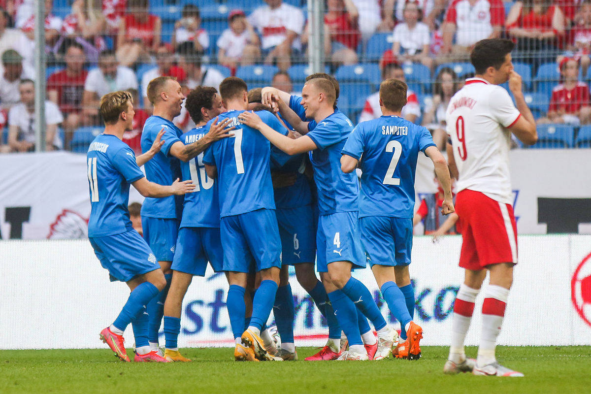 北爱尔兰国家队表现出色,轻松晋级欧洲杯资格赛的简单介绍 北爱尔兰国家队表现出色,轻松晋级欧洲杯资格赛的简单介绍