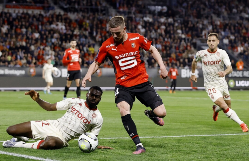 包含摩纳哥豪取三连胜，击败南特提升排名！的词条