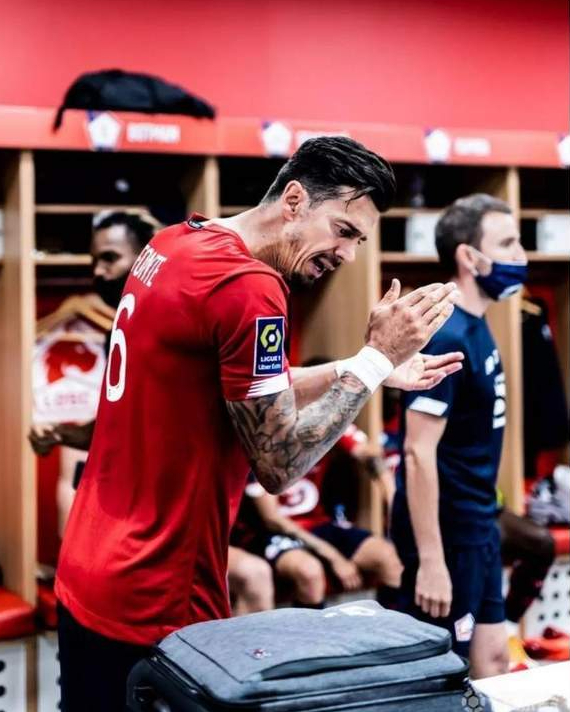 关于斯特拉斯堡豪取三分，表现稳定的信息