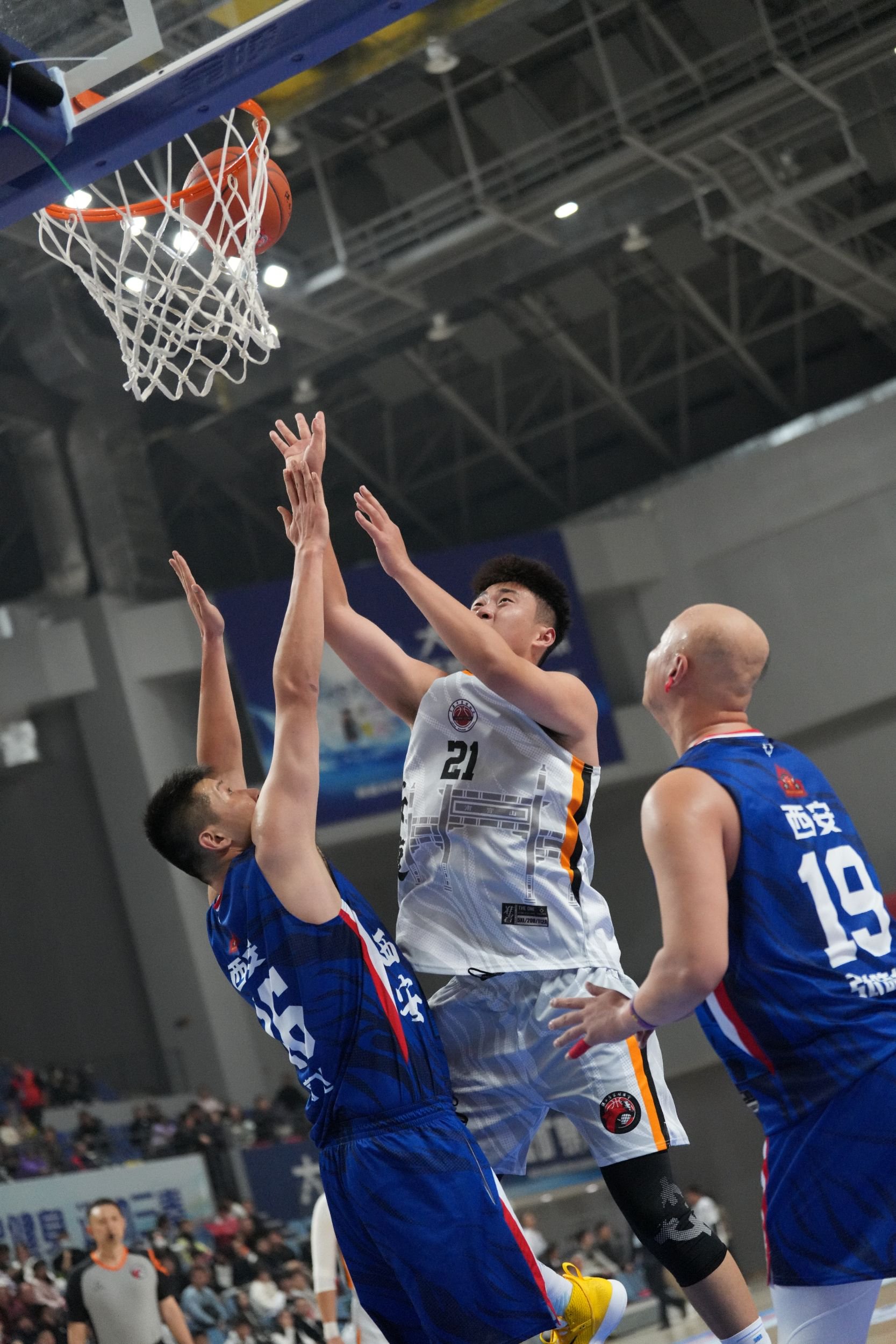 大牌球队备战,全国篮球联赛即将开幕 大牌球队备战,全国篮球联赛即将开幕