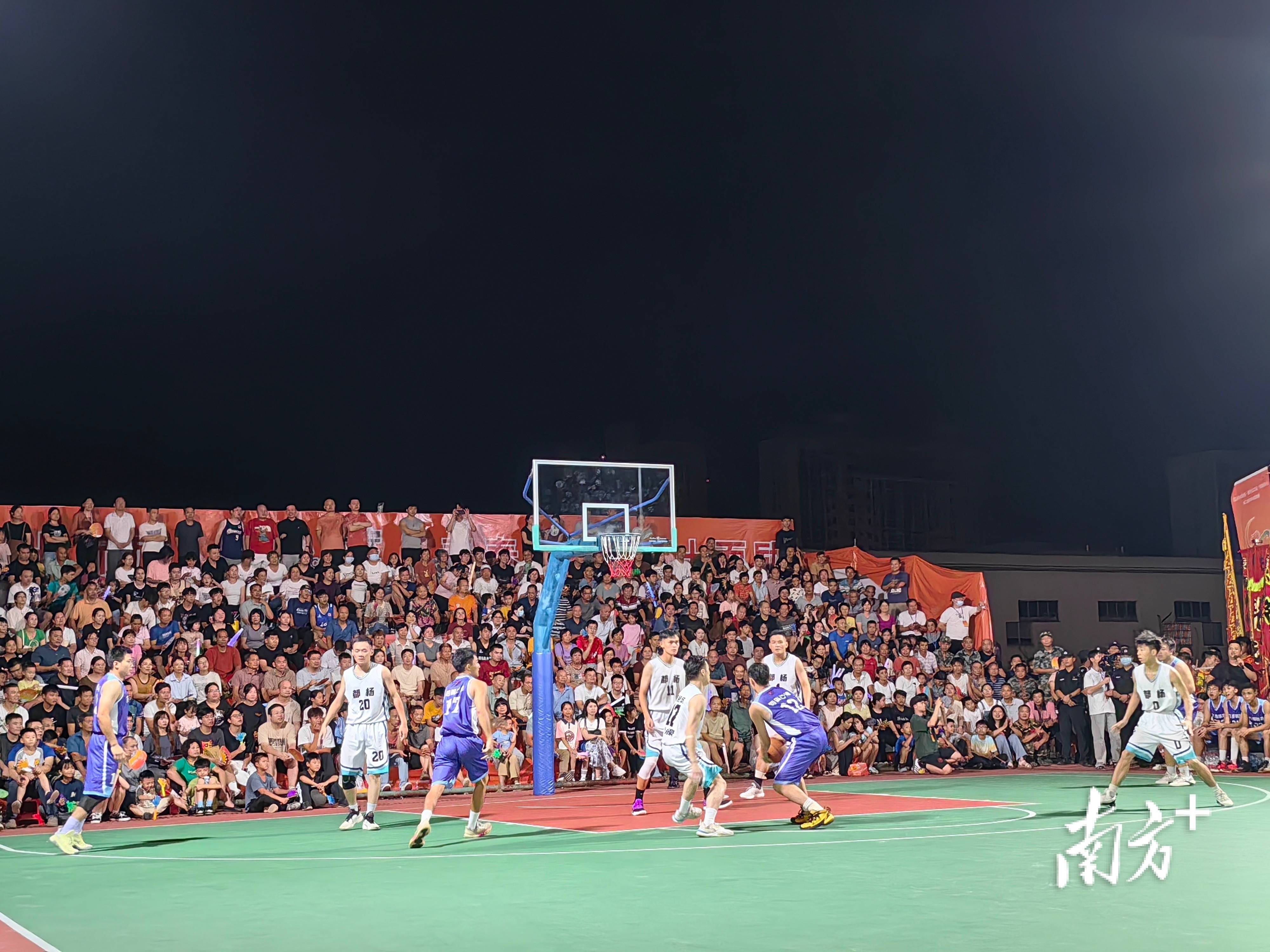 关于国内篮球比赛引发球迷热爱，场面精彩纷呈的信息