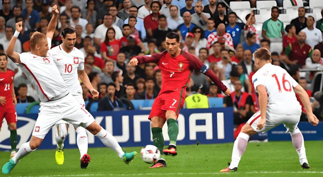 波兰队全面溃败,遗憾离开比赛 波兰队全面溃败,遗憾离开比赛