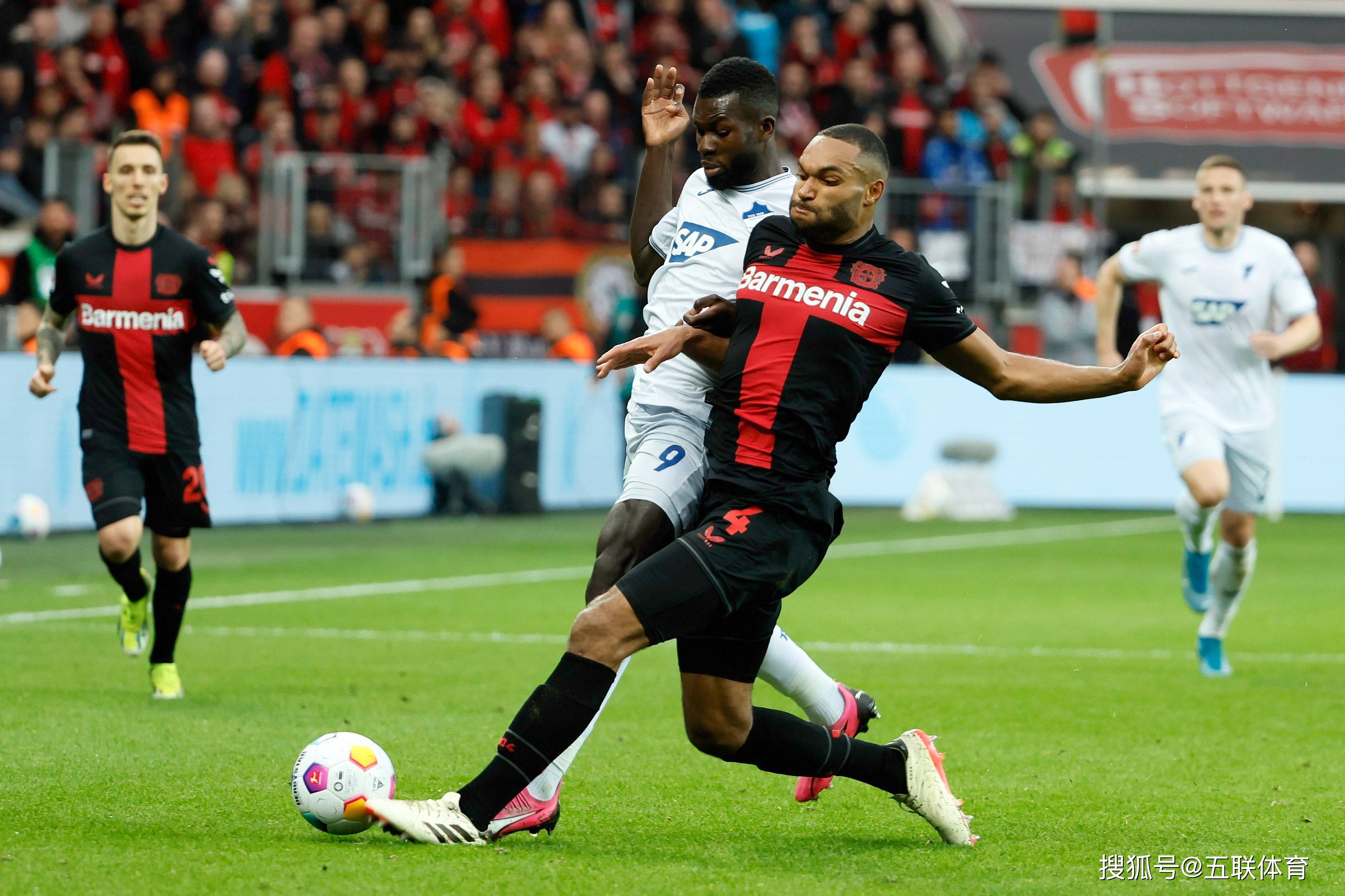 勒沃库森队新外援表现抢眼,给球队提振 勒沃库森队新外援表现抢眼,给球队提振