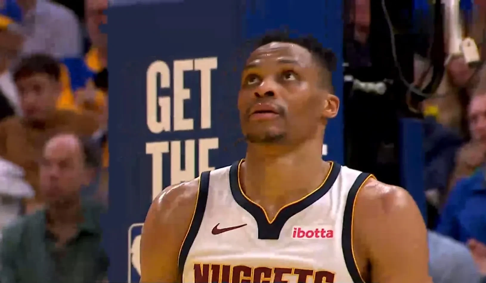 国王惜败热火，客场遇挫