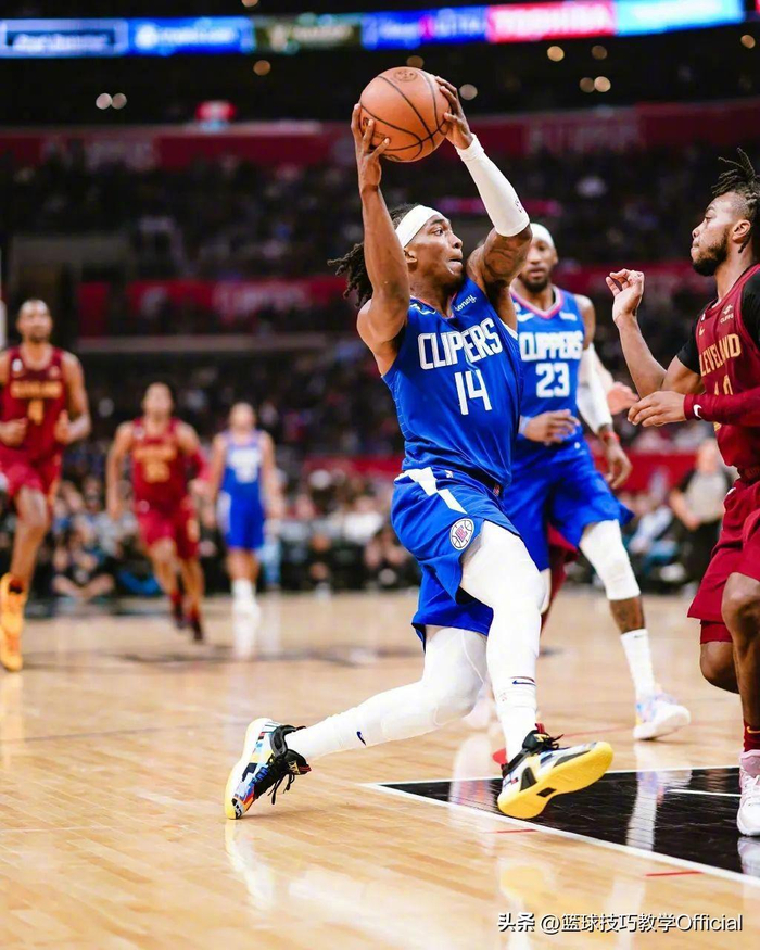 雄鹿横扫开拓者，豪取七连胜