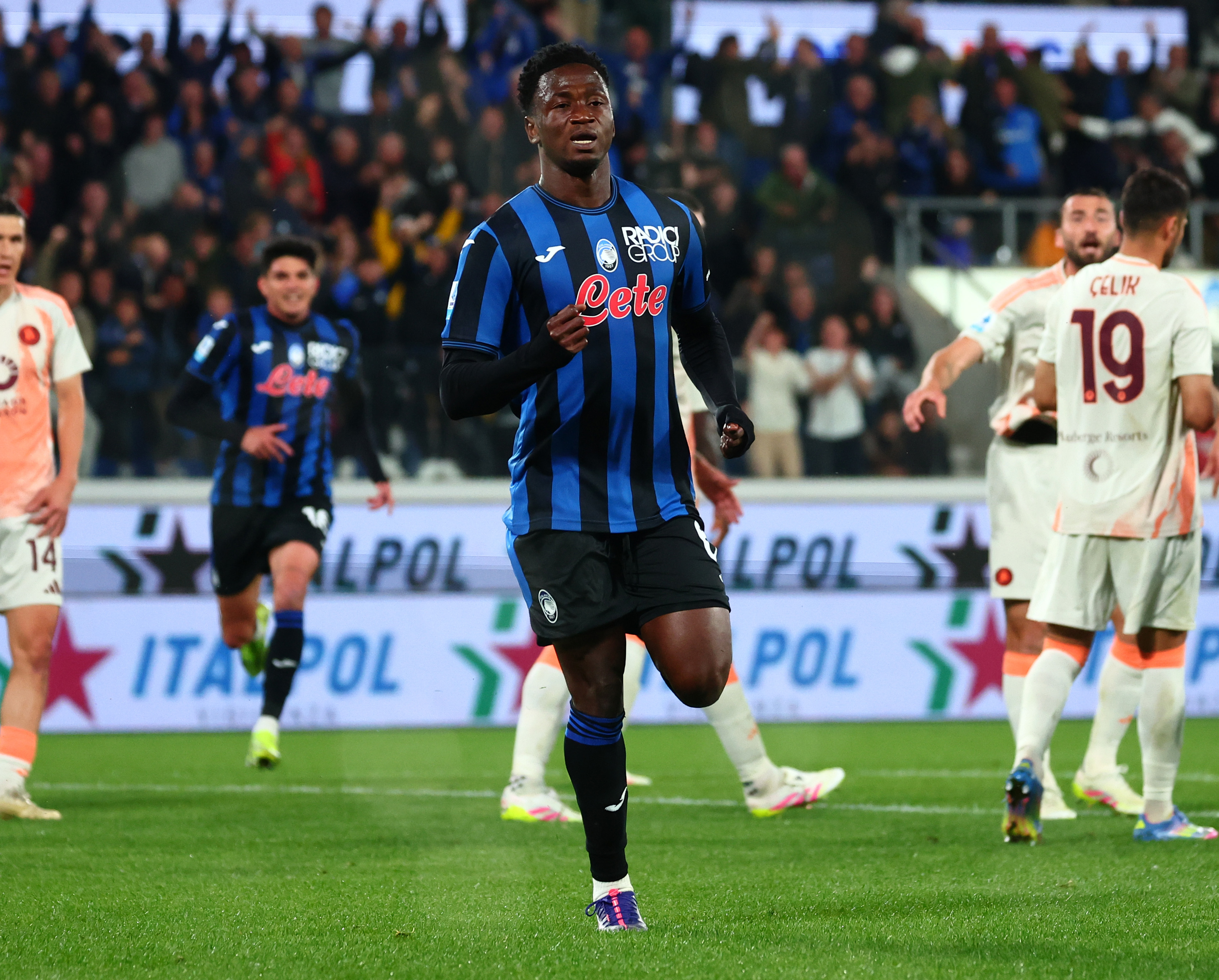 罗马主场战胜亚特兰大，取得关键胜利