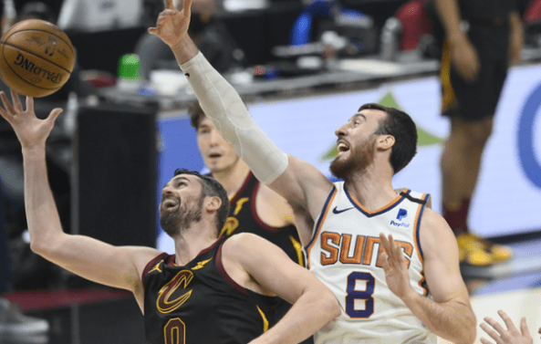 关于太阳击败狮队，保持西部榜首领先优势的信息