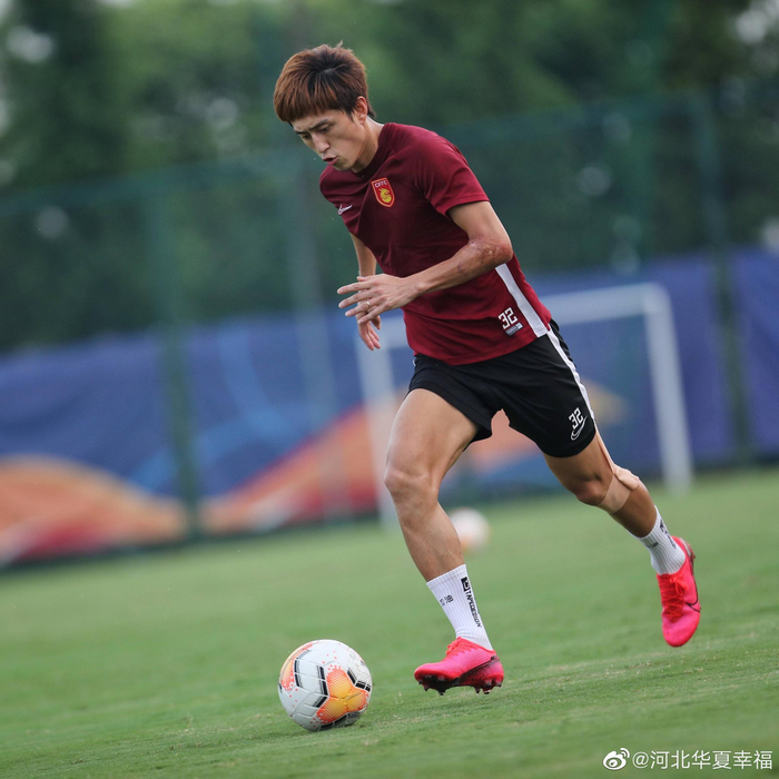 包含北京国安备战河北华夏幸福，全队士气高昂的词条