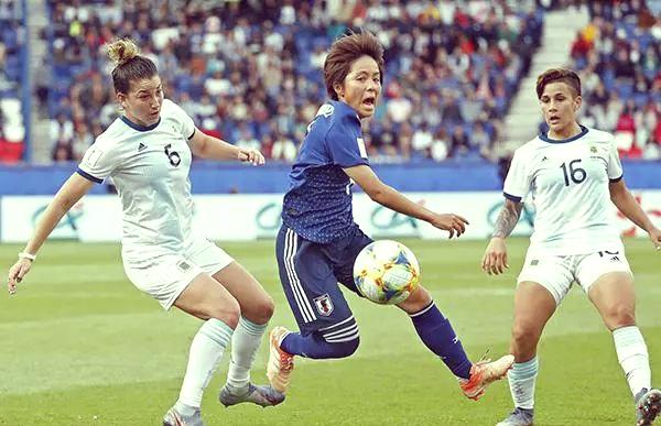 阿根廷女足球员因违规接受罚款