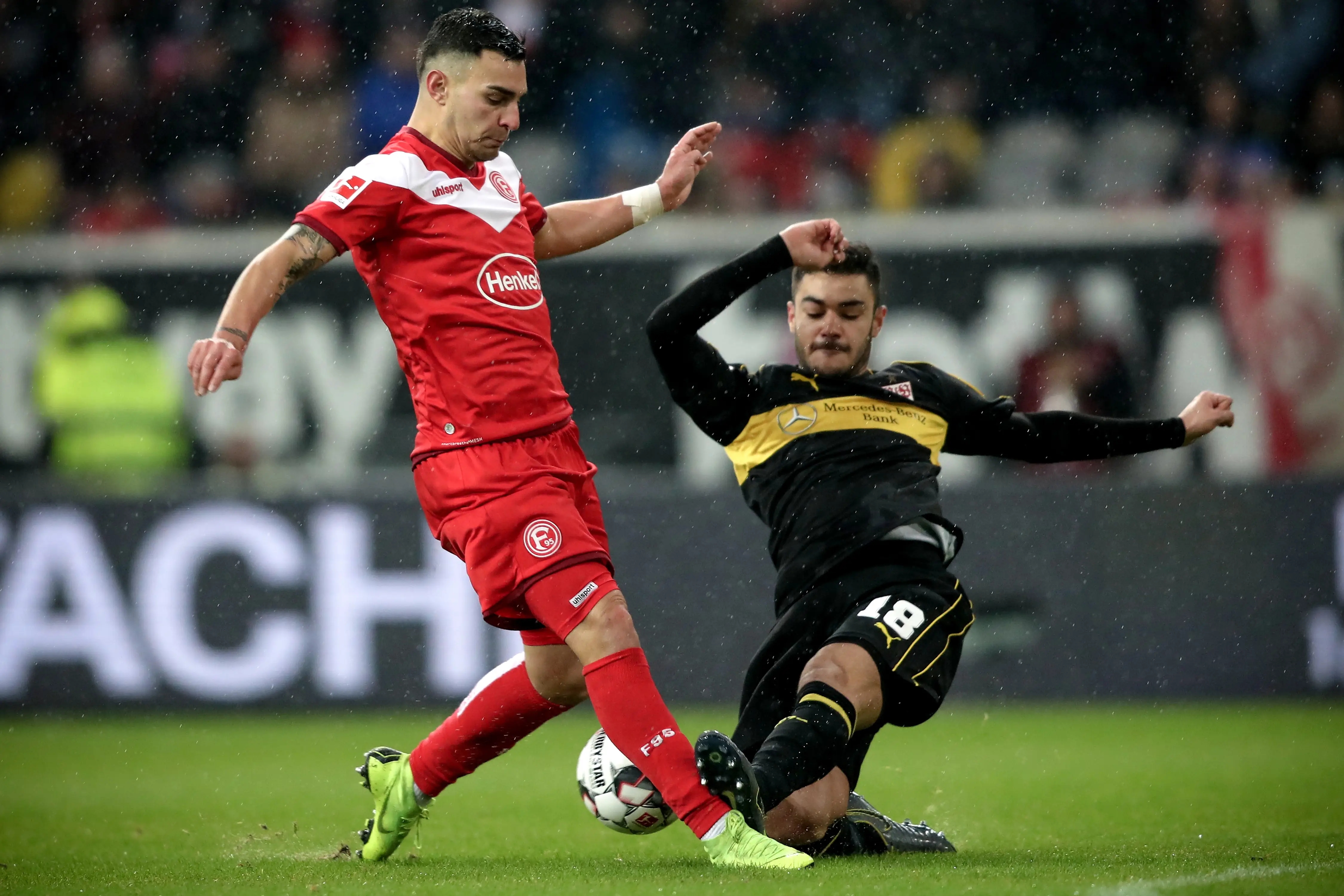 南安普顿取得关键胜利,保级压力缓解 南安普顿取得关键胜利,保级压力缓解