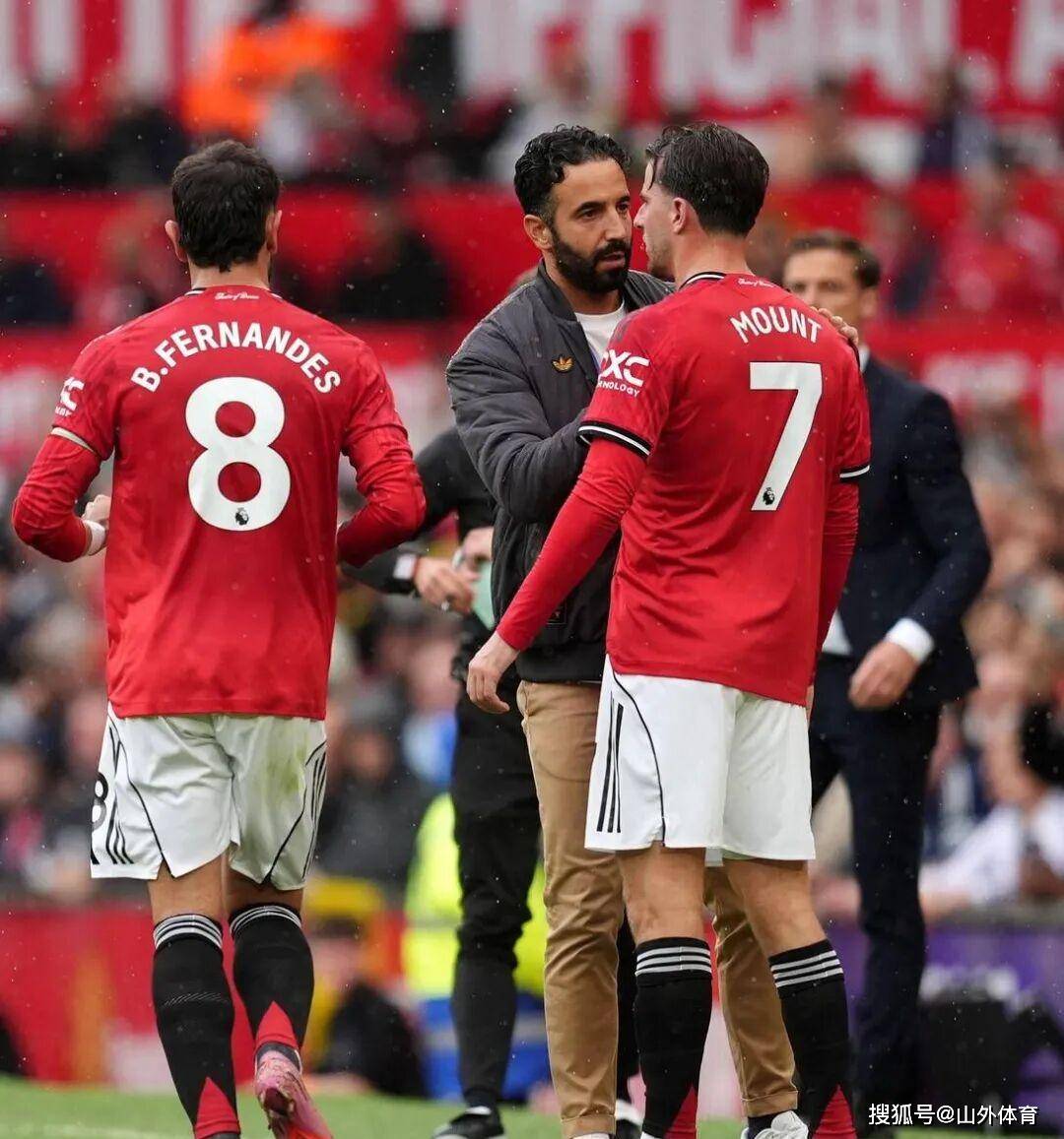 曼联客场失利,遭遇两连败 曼联客场失利,遭遇两连败