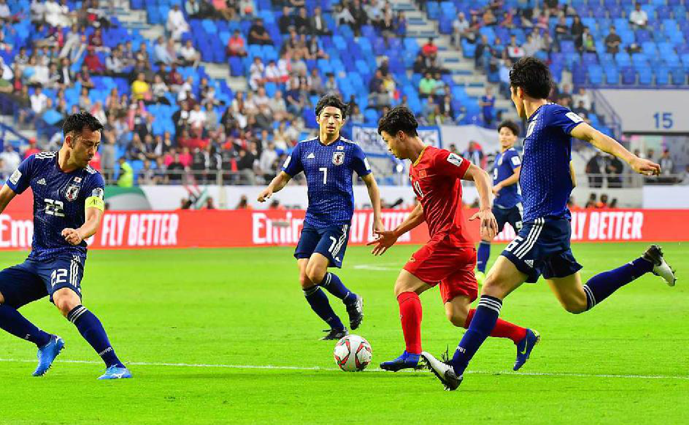 关于抢七大战险胜对手，球队跻身半决赛晋级之路的信息